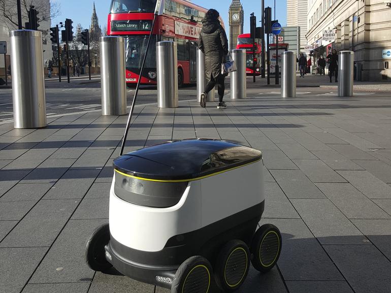 ربات شش چرخ تحويل خريد هاي اينترنتي در شهر لندن